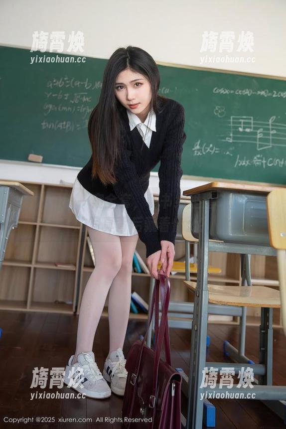 秀人网-绮里嘉Carina 秀人网 - 一窥全套,秘书绮里嘉Carina的写真背后藏着什么?