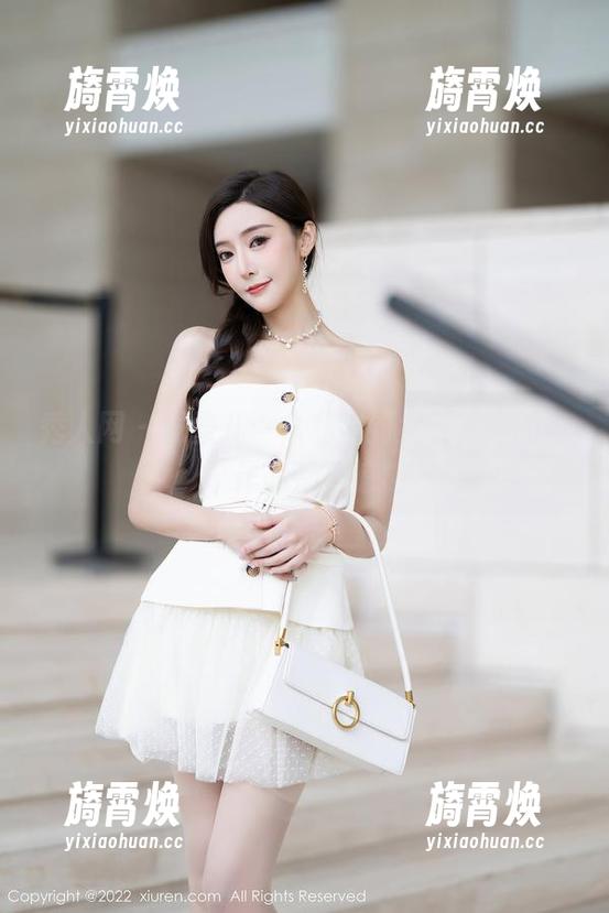 秀人网 - 龙雪儿：从私拍到女王，她的每个作品都是惊艳