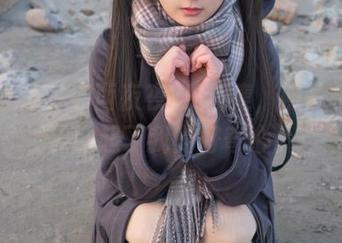 稚乖画册 – 赤西夜夜JK合集，照片里的眼神掀起了我的好奇心。