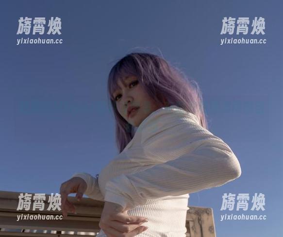 脱尾巴Mizuki的沙滩图集：在阳光和热浪间的自由流动