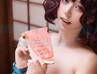 这个红裙把菌烨tako变成了人间仙女,写真美图真是太刺激了!