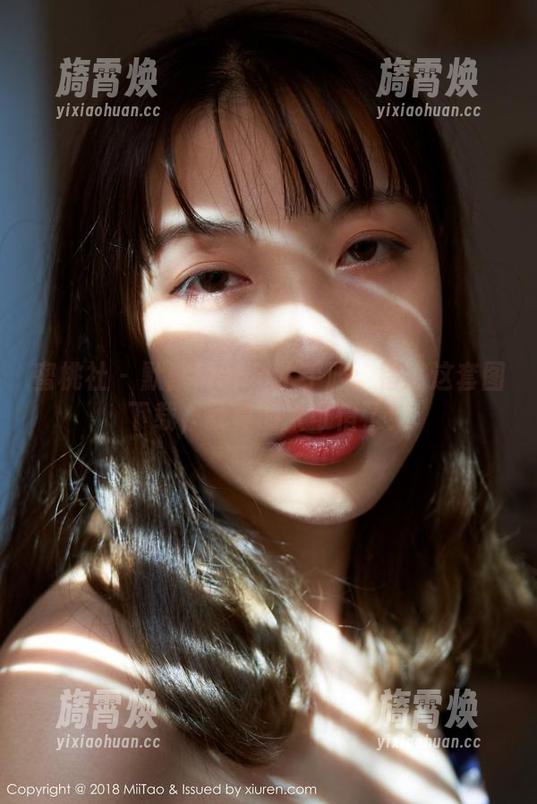 蜜桃社-默默Momo 蜜桃社 - 默默Momo水手服:错过这套图下载,就真的太可惜了!