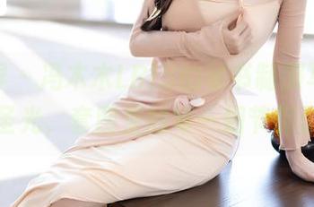 语画界 – 冯木木LRIS的秘书制服写真，不靠圣光，套图里的每一细节都值得！