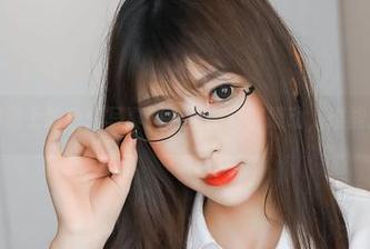 当雯粥粥遇上粉色：写真图包里的甜蜜躁动，谁能顶得住！