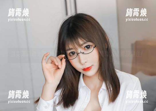 当雯粥粥遇上粉色：写真图包里的甜蜜躁动，谁能顶得住！