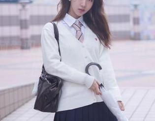 黑川如何驾驭桐乃体操服：一组写真集与原图的趣味探索