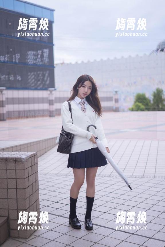黑川 黑川如何驾驭桐乃体操服:一组写真集与原图的趣味探索